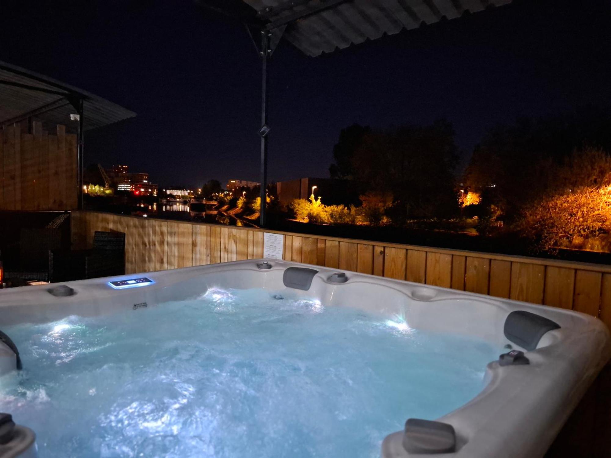 스트라스부르 La Peniche De Fabrice Avec Jacuzzi Privatif 아파트 외부 사진